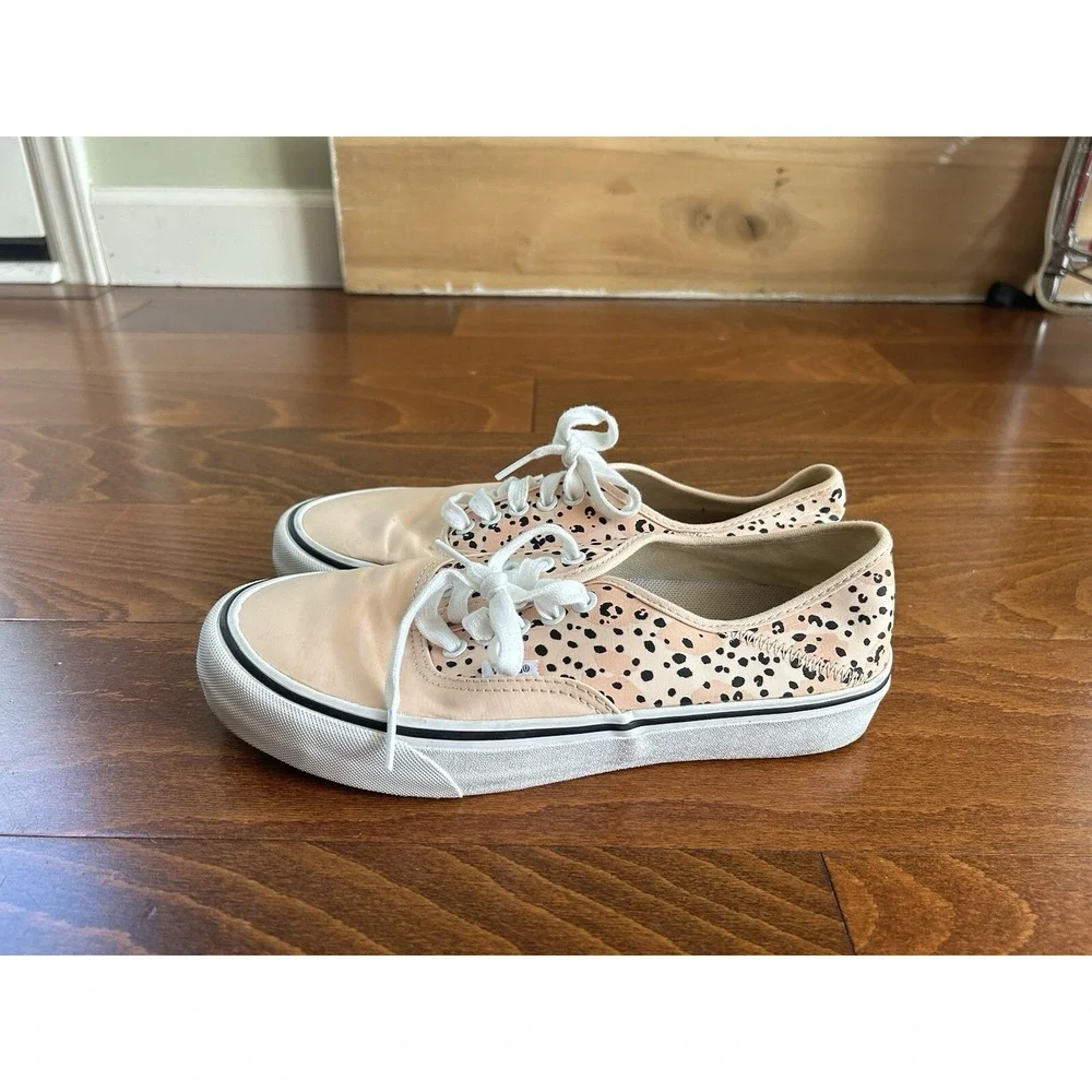 RARE Vans X Leila Hurst‎ Tiny Animal Low Top Sneakers Men 8 Women's 9.5 Peach